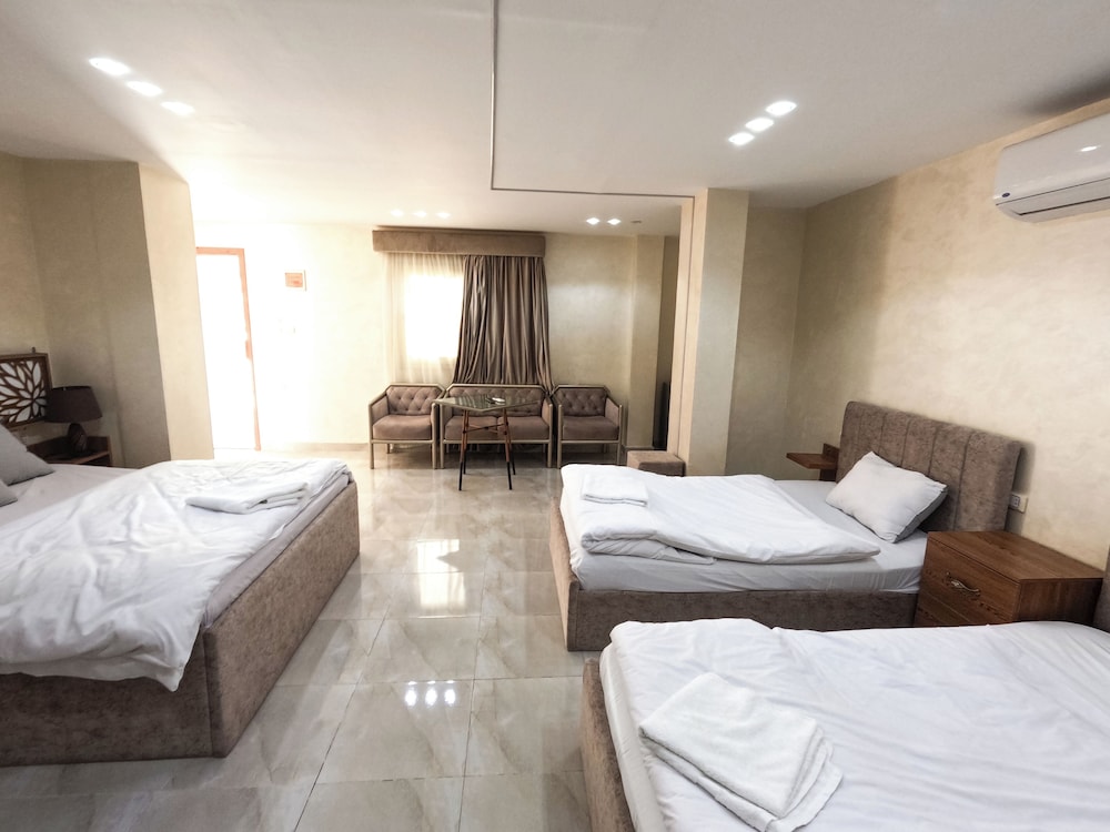 Family Room - Photo 5