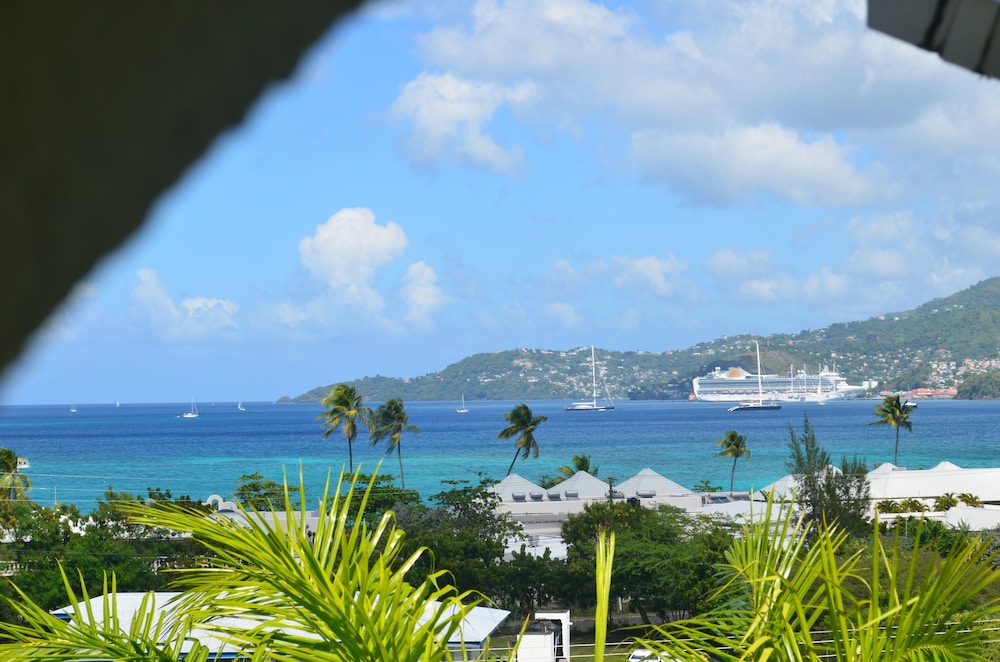 Deluxe Suite, 1 Bedroom, Kitchenette, Ocean View