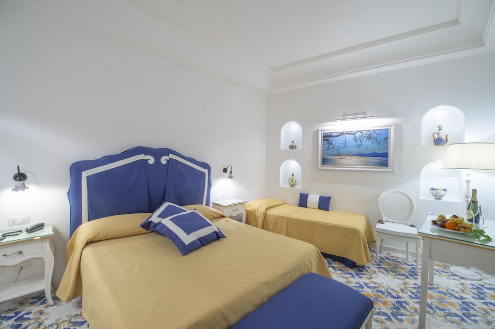 Superior Triple Room, Balcony, Sea View photo 2