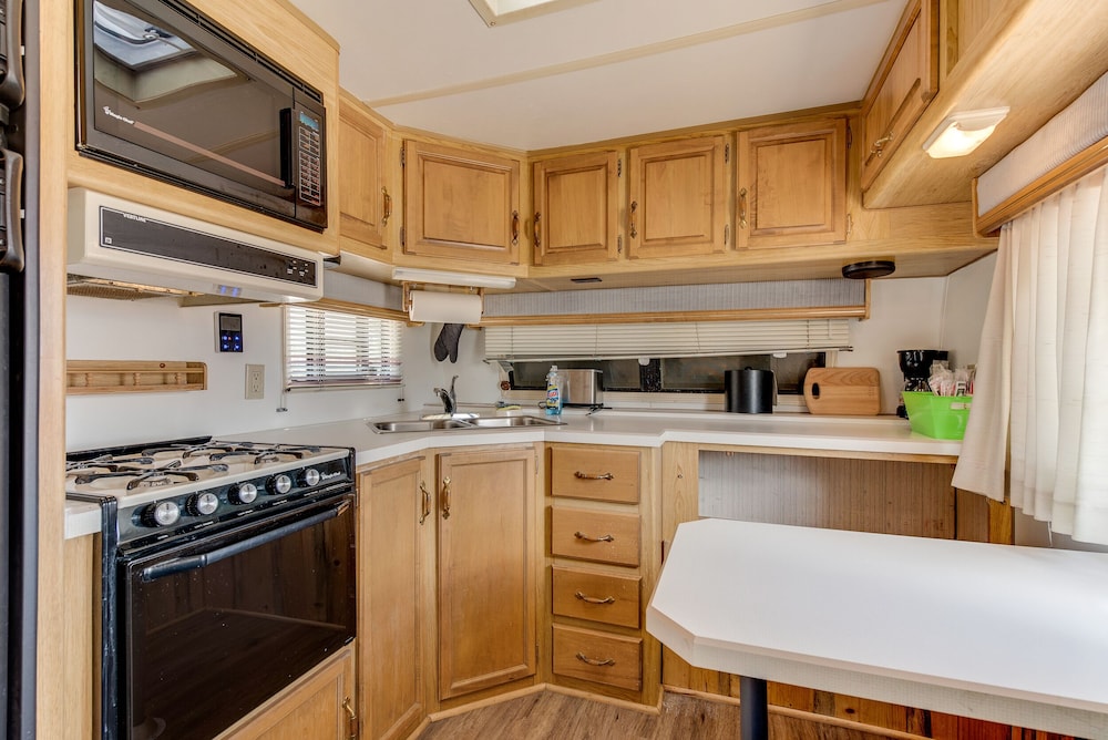 Mobile Home, Ensuite (Keystone Rambler RV) photo 3