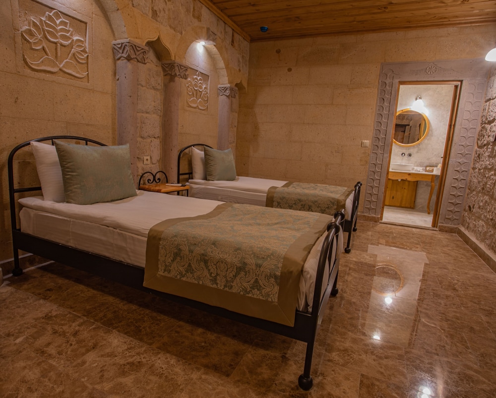 Stone Standard Twin Room - Photo 17
