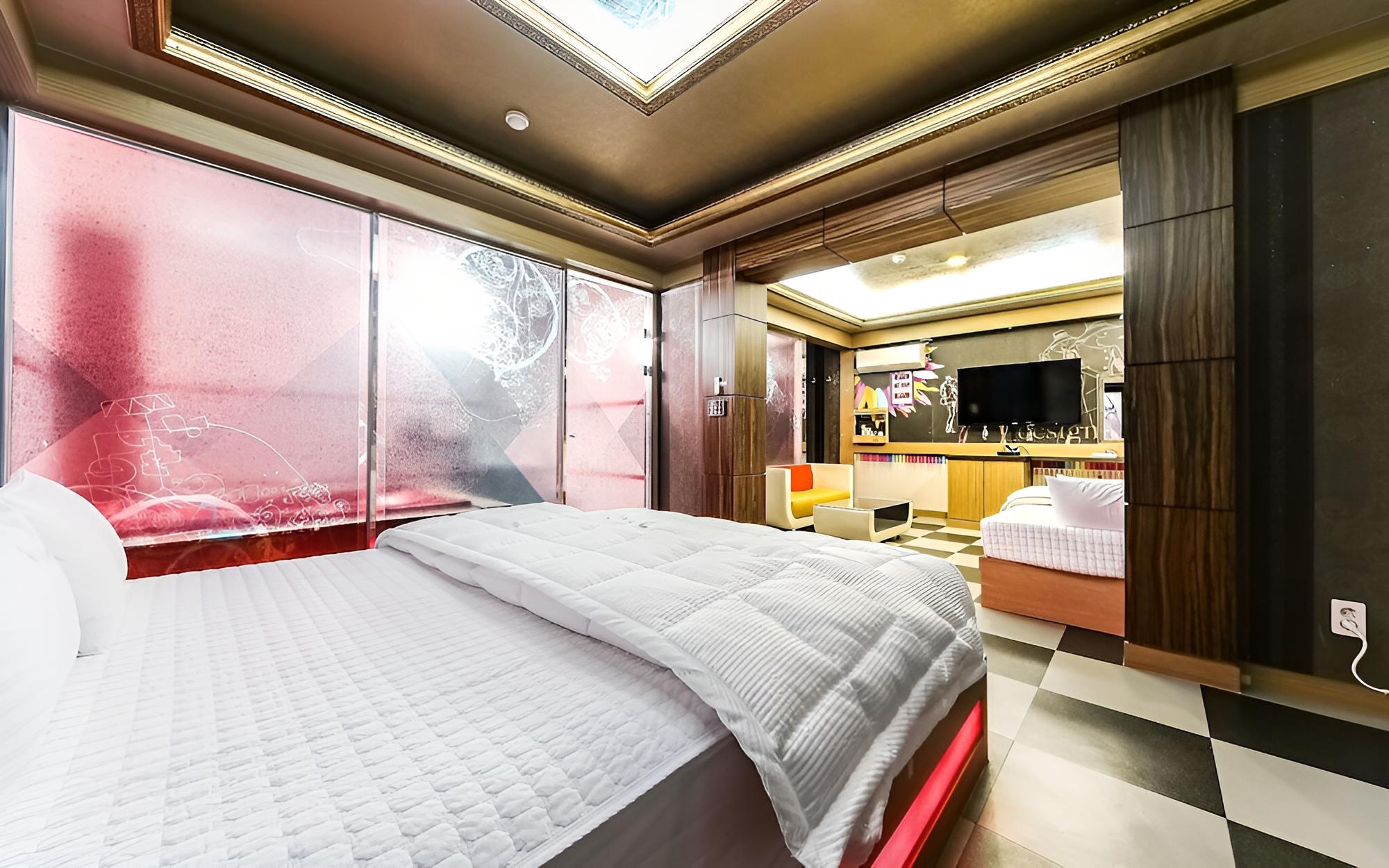 Room (Twin) - Photo 2