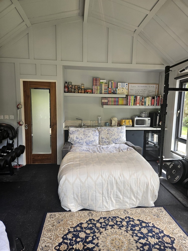 Gym garden cabin photo 3
