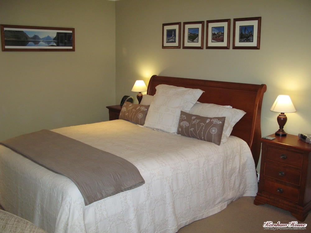 Room with King Bed Richmond photo 1