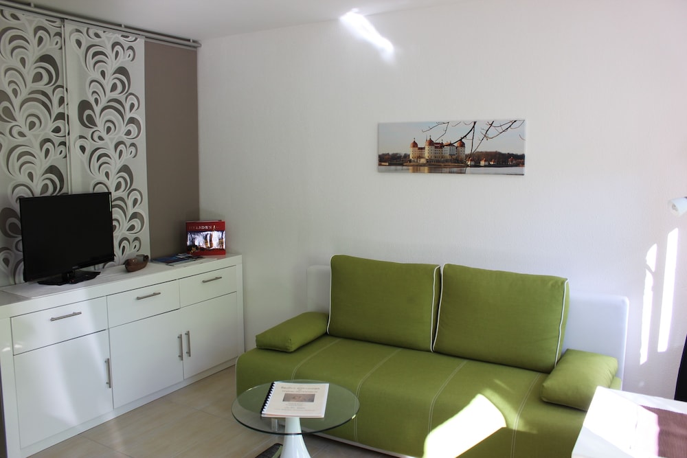 Deluxe Studio, 1 Queen Bed, Non Smoking, Kitchenette (Moritzburg) photo 3