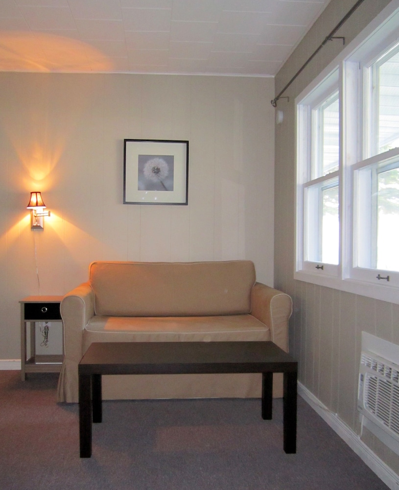 Studio, 1 Queen Bed with Sofa bed, Kitchenette, Beachfront photo 3