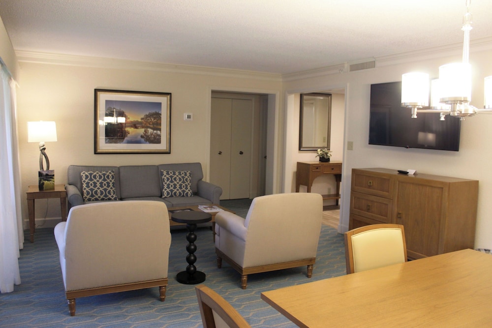 Suite, Multiple Beds (2Q-2T 1200SqFt) - Photo 4