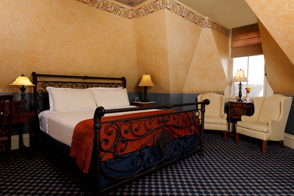 Premium Room, 1 King Bed, Jetted Tub, City View (7) photo 1