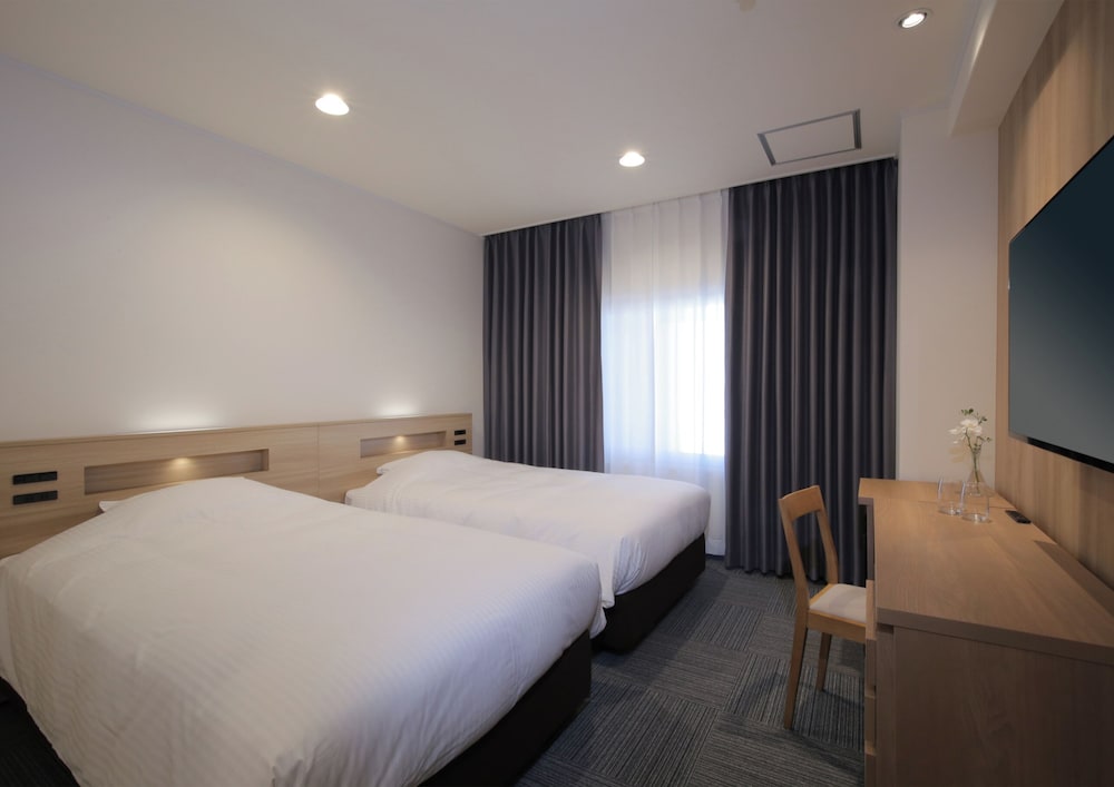Premier Twin Room, 2 Bedrooms, Non Smoking photo 1