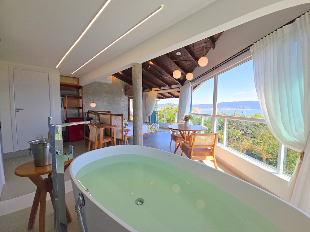 Master Suite Sea View