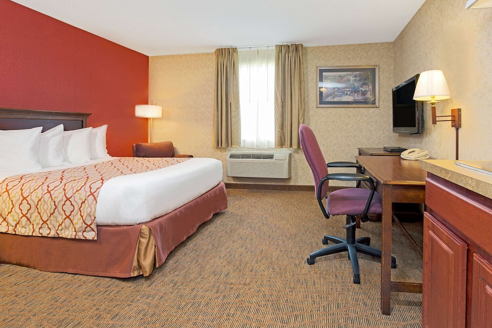 Studio Suite, 1 Queen Bed, Non Smoking - Photo 1