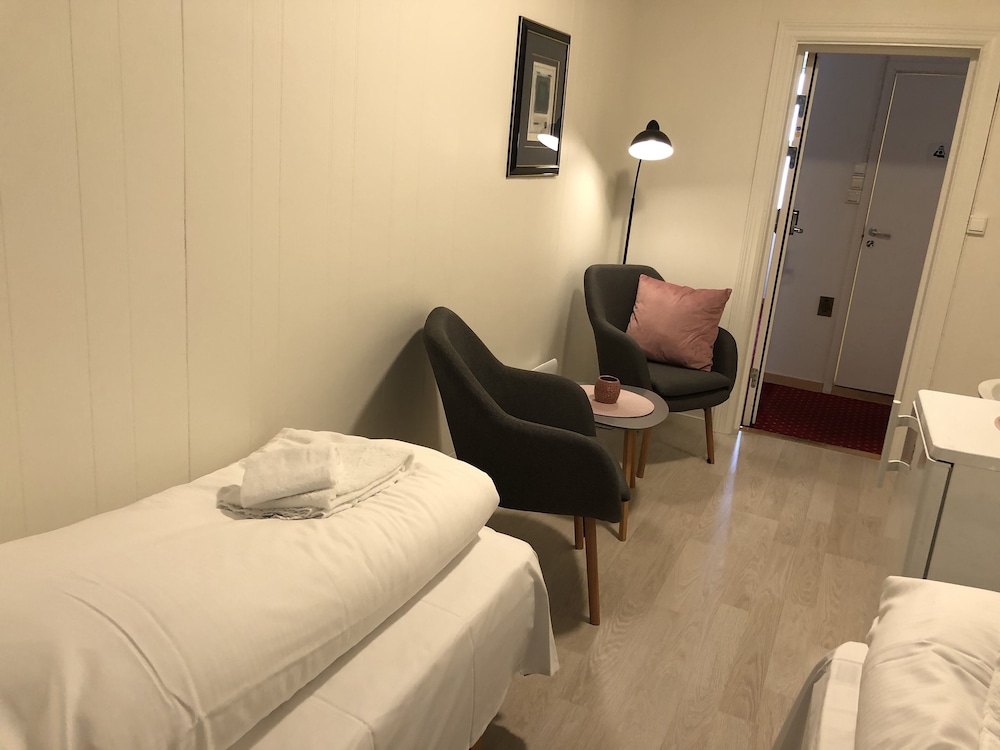 Double or Twin Room (Budget 1-2) photo 1