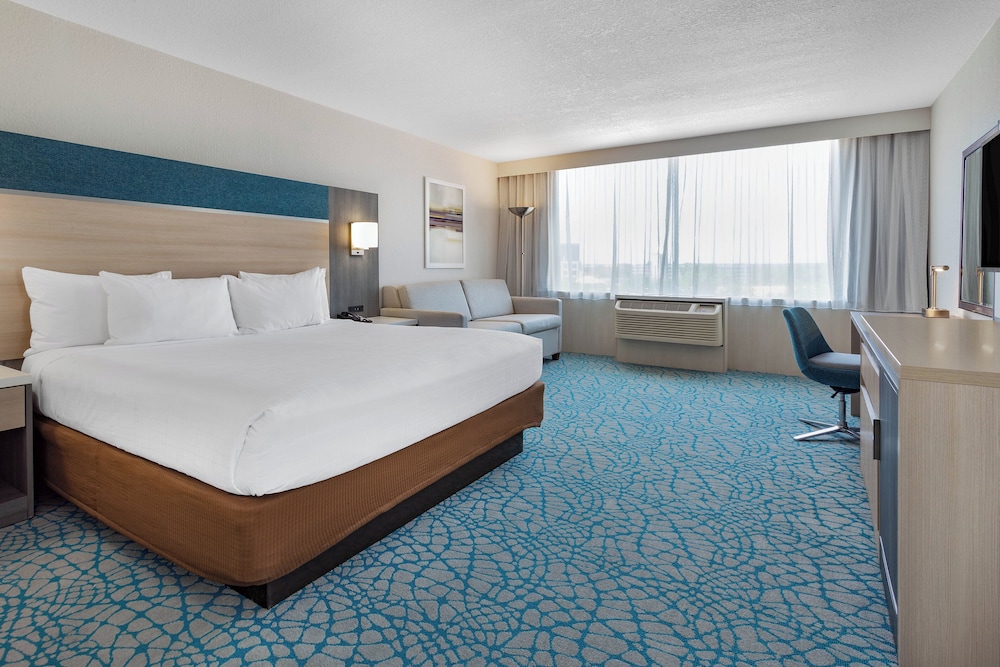Standard Room, 1 King Bed (Walk-In Shower) - Photo 1