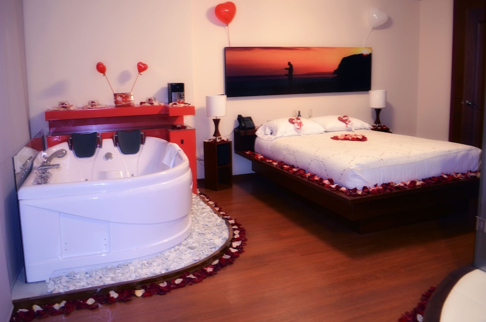 Junior Suite, Jetted Tub