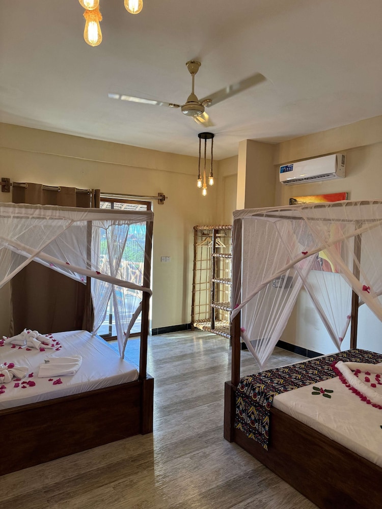 Junior Studio Suite, Pool View
