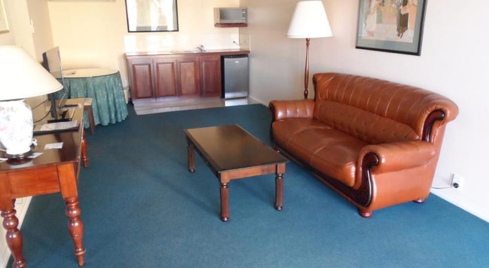 Spa Suite with King Bed photo 3