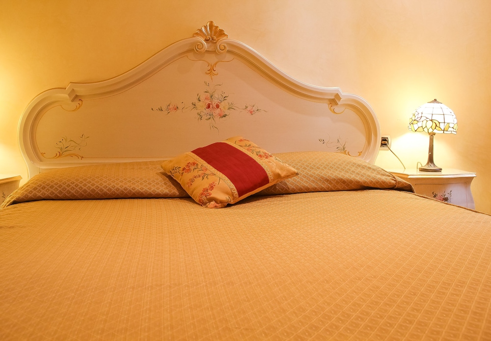 Classic Double Room, 1 Queen Bed (External) photo 3