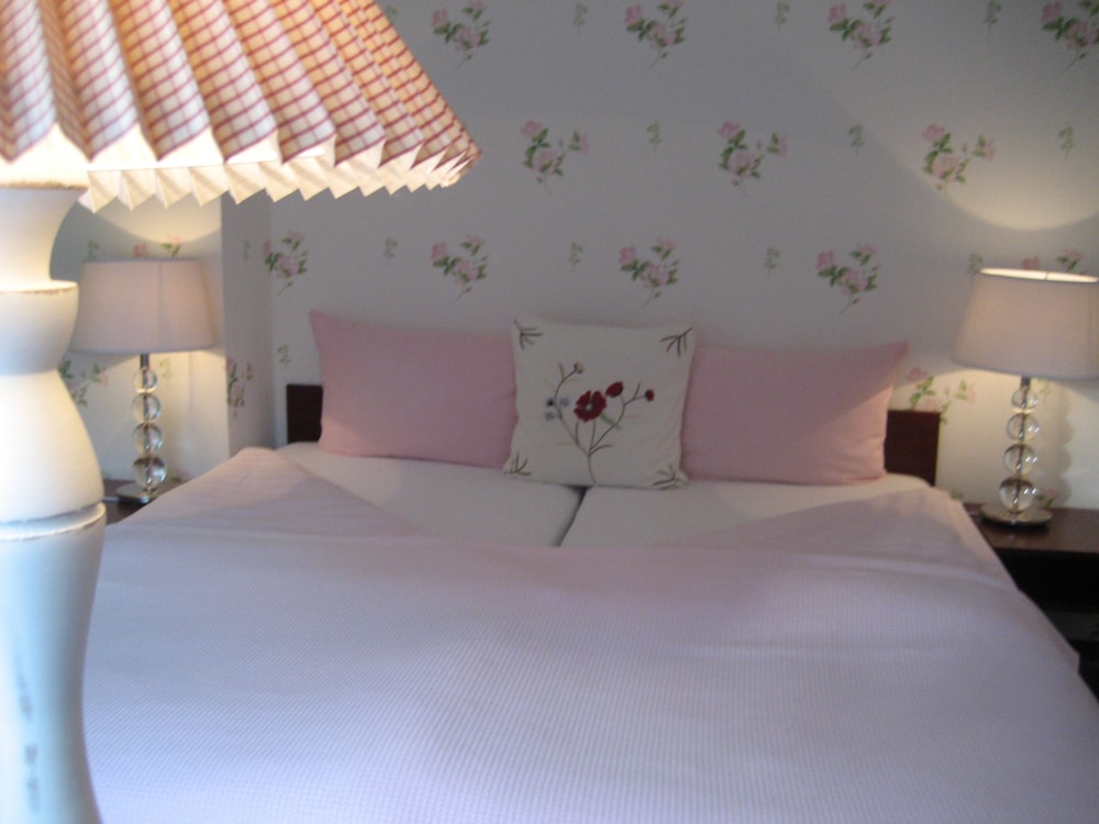 Standard Double Room Single Use photo 3