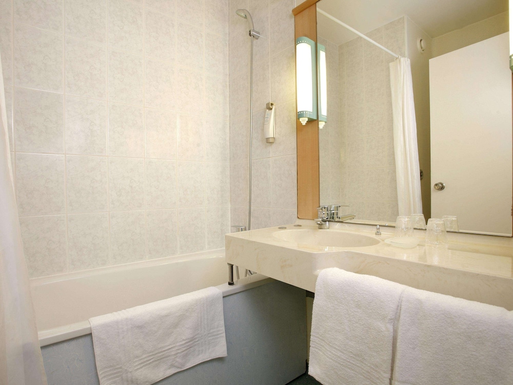 Standard Twin Room, 2 Twin Beds - Photo 8