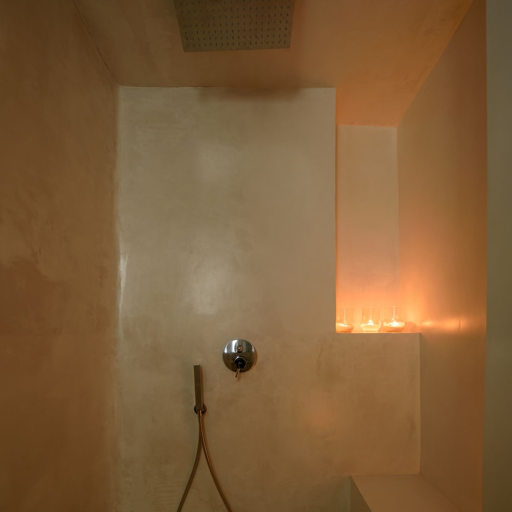 Superior Suite, 1 Queen Bed, Balcony, Sea View - Photo 2