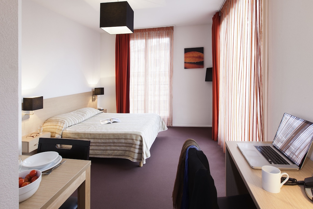 Studio, 1 Double Bed (Large) - Photo 7