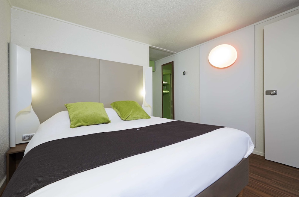 Standard Room, Multiple Beds - Photo 1