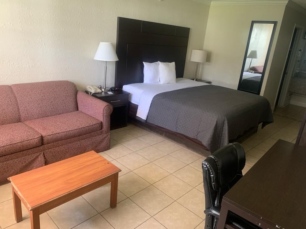 Standard Room, 1 King Bed photo 1