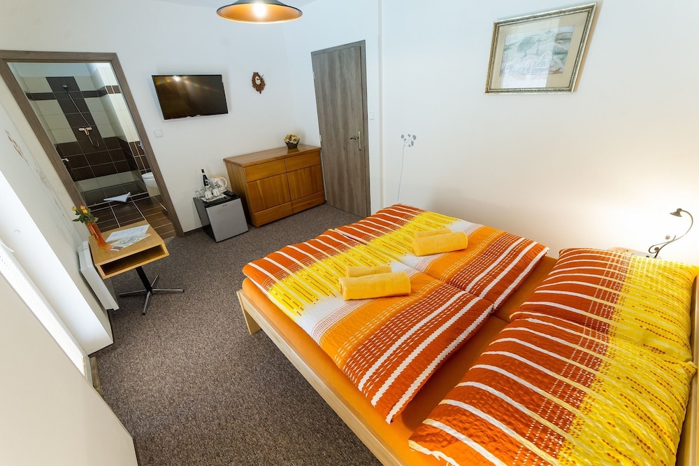 Double Room, 1 Bedroom, Garden View
