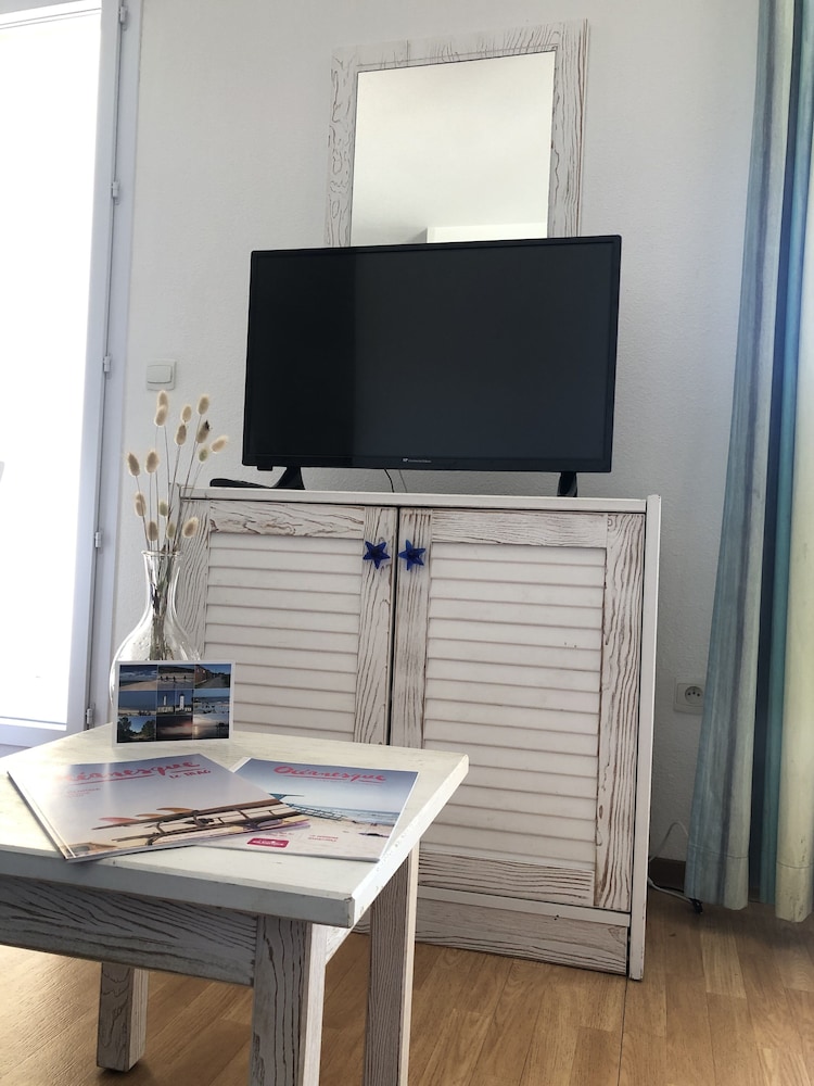 Apartment, 2 Bedrooms - Photo 3