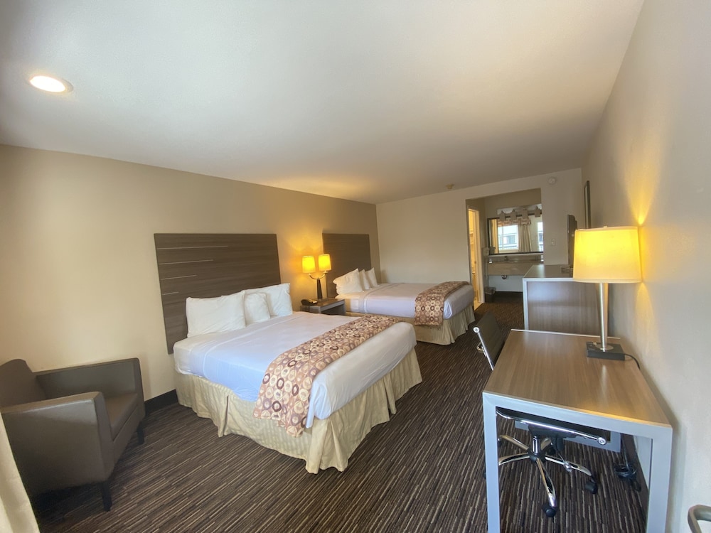 Deluxe Room, 2 Queen Beds, Non Smoking, Jetted Tub