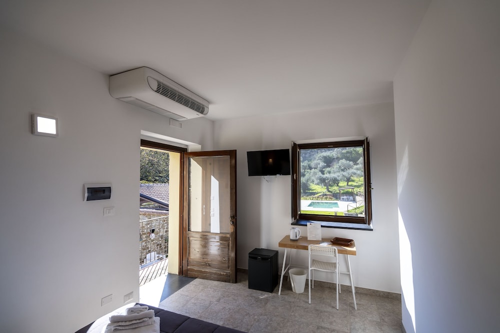 Standard Double Room - Photo 14