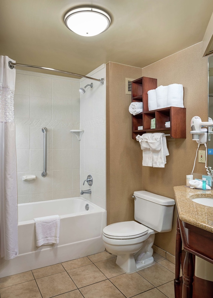 Room, 2 Queen Beds, Accessible, Non Smoking - Photo 4