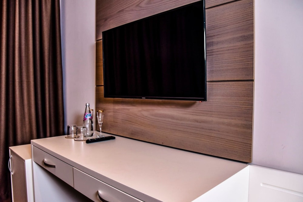 Standard Double Or Twin Room, 1 Bedroom, Balcony, City View photo 3