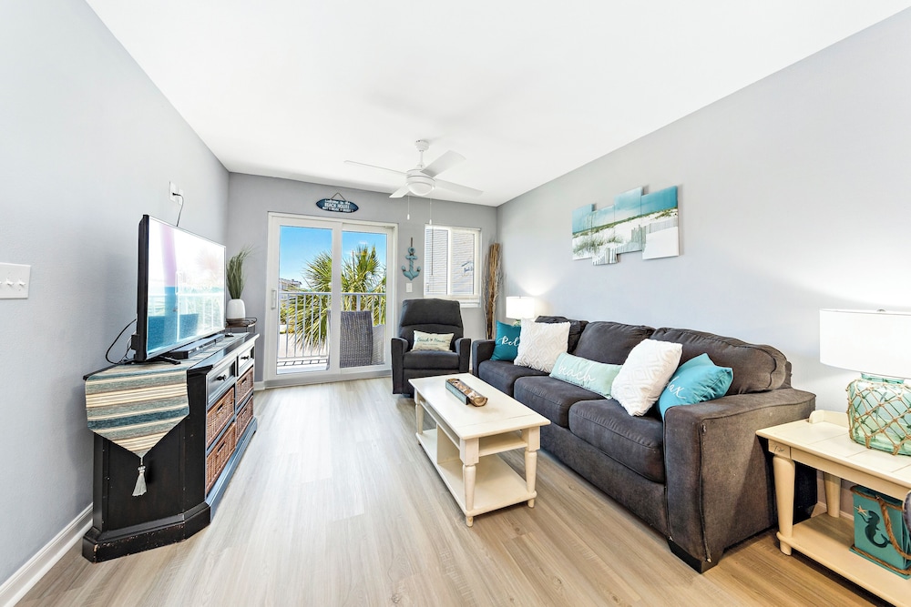 Basic Condo, 2 Bedrooms, Balcony, Beach View