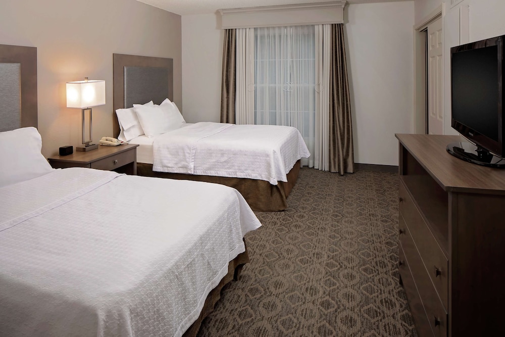 Suite, 2 Double Beds, Accessible, Bathtub - Photo 5