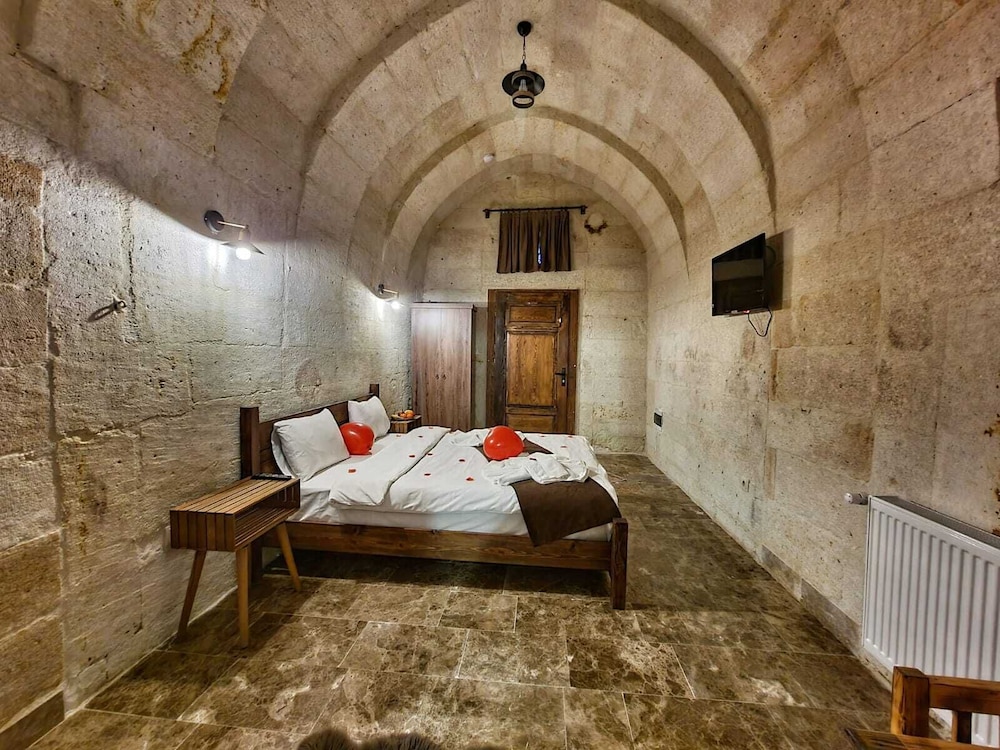 Brown Room photo 1