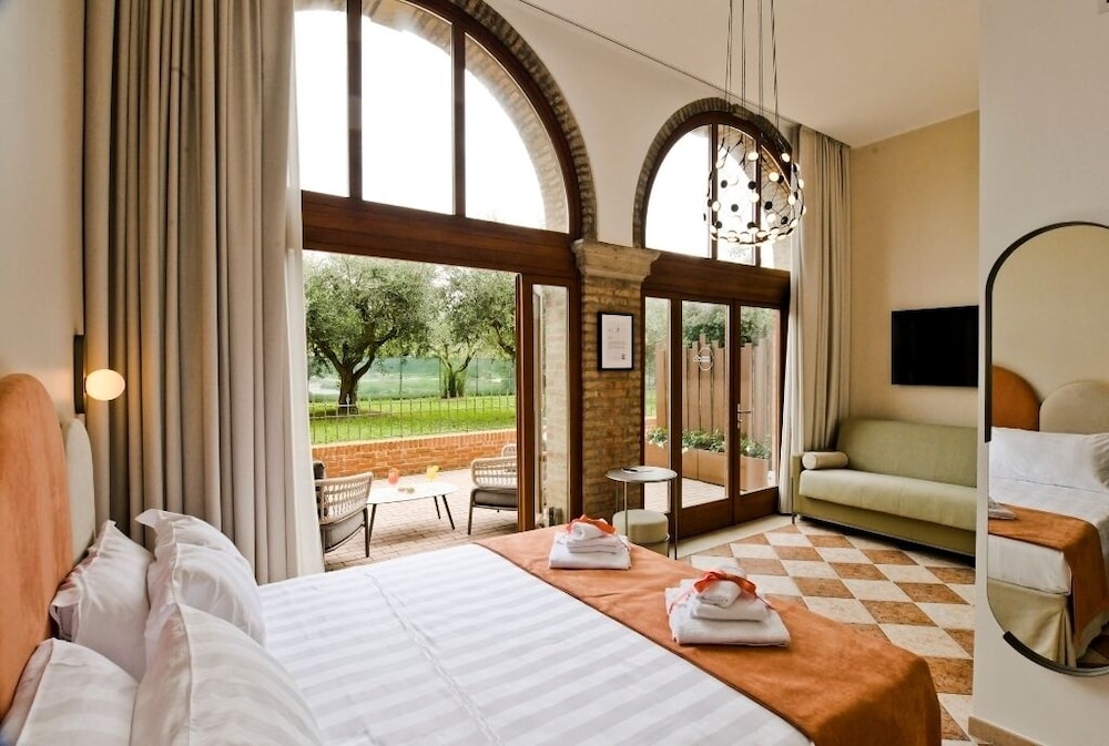 Elite Room, Patio, Garden View (Olivia)