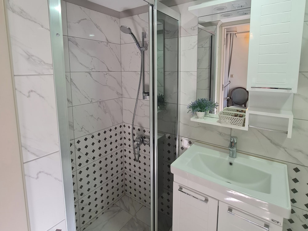 DE LUX 2+1 Room 4 with Balkon photo 2