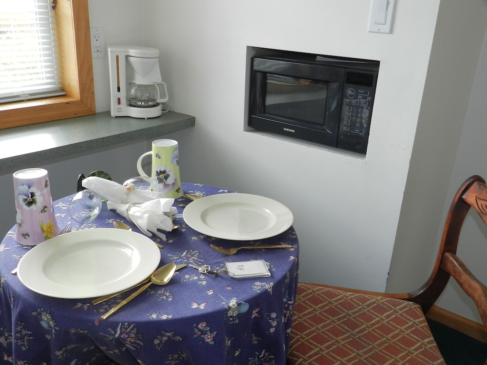 Deluxe Double Room, 1 Queen Bed, Mountain View photo 2