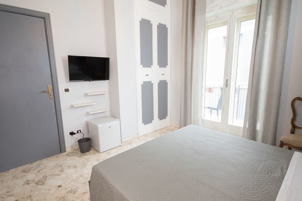 Superior Double Room, 1 Queen Bed, Balcony photo 3