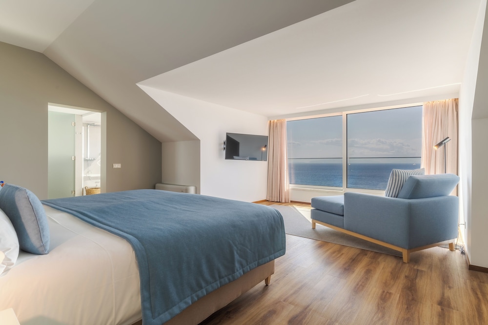 Master Suite (2 bedrooms)