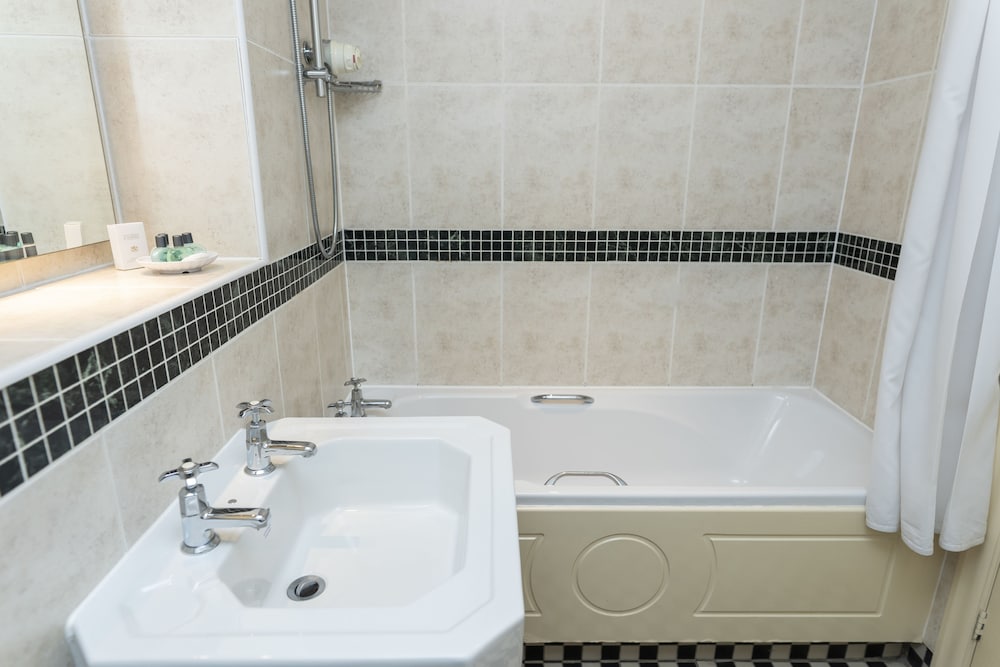 Executive Double Room - Photo 8