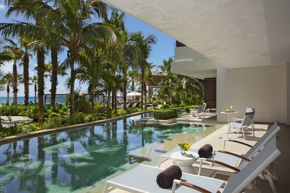 Preferred Club Master Suite Swim Out Tropical View King - Photo 7