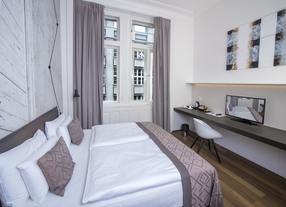 Standard Double Room, 1 Queen Bed