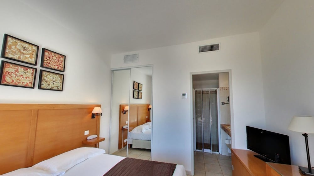 Comfort Double Room, Terrace, Partial Sea View photo 2