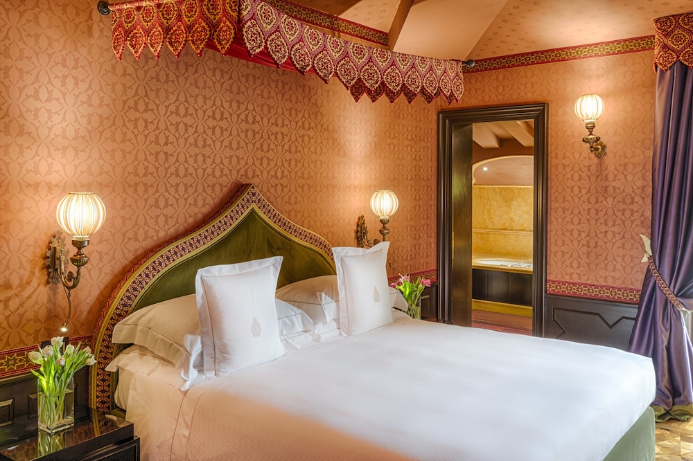 Deluxe Room - Photo 3