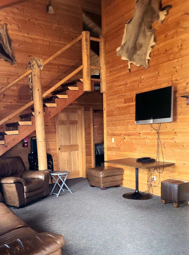 Standard Cabin, 4 Bedrooms, 2 Bathrooms photo 2