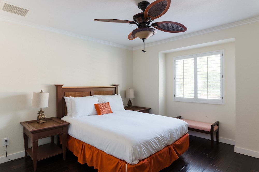Villa (4 Bedrooms) photo 1
