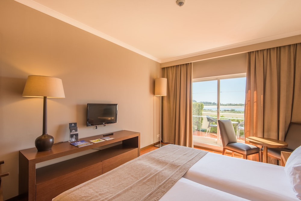 Superior Twin Room, River View - Photo 1