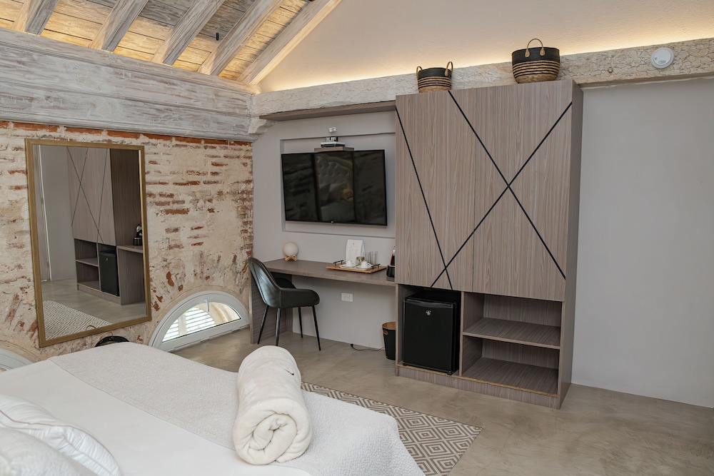 Deluxe Double Room photo 3